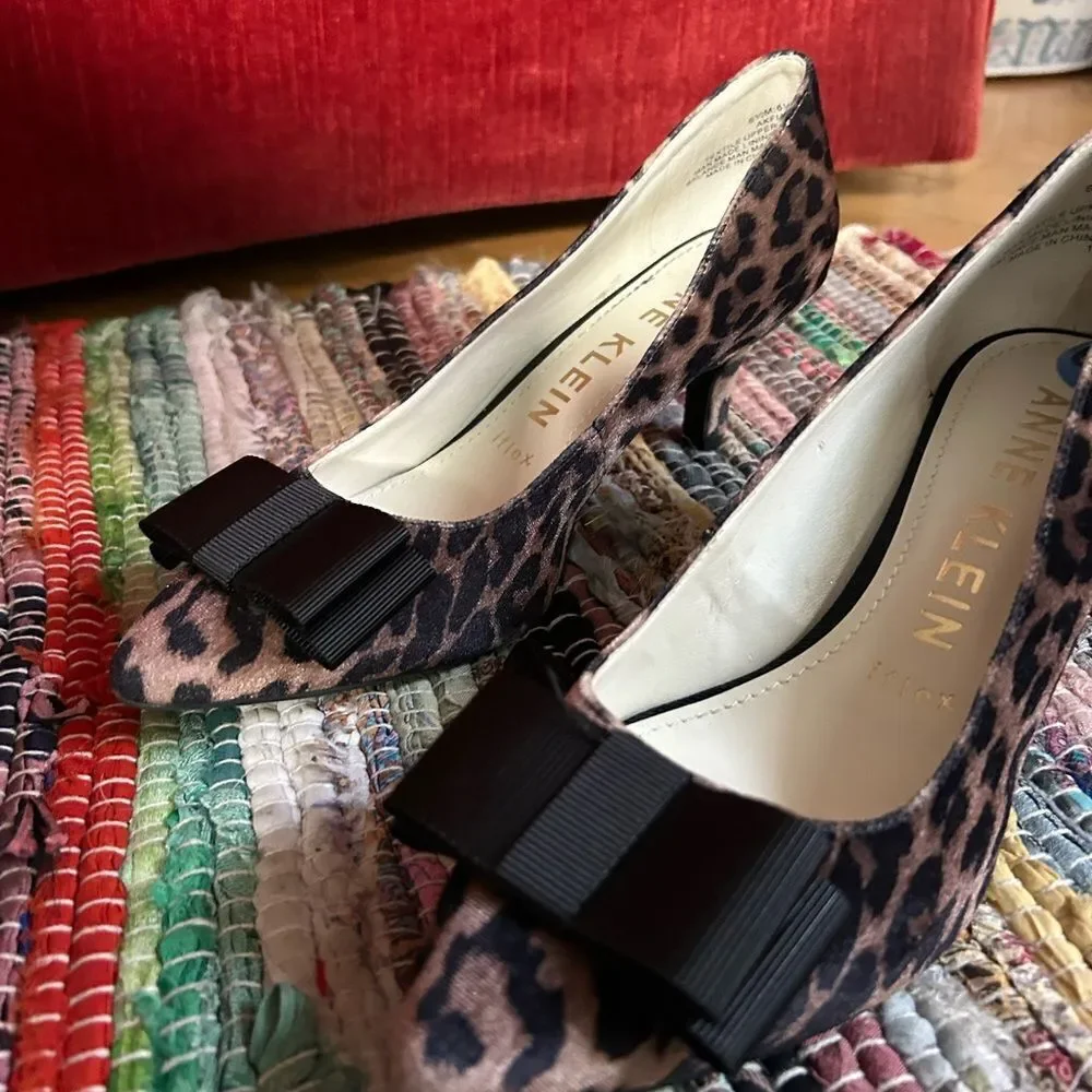 Anne Klein Animal Print Heels with Black Accent Size 6.5 - Picture 10 of 12